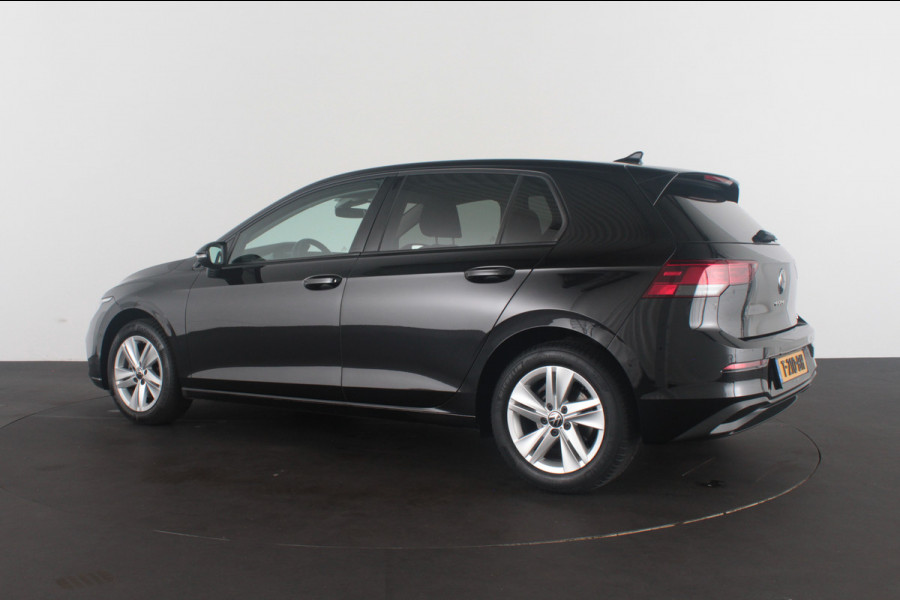 Volkswagen Golf 1.5 eTSI Life > Camera/ACC/Stoelverwarming/Sfeerverlichting....