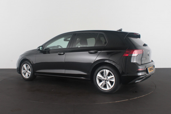 Volkswagen Golf 1.5 eTSI Life > Camera/ACC/Stoelverwarming/Sfeerverlichting....