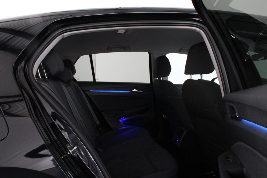 Volkswagen Golf 1.5 eTSI Life > Camera/ACC/Stoelverwarming/Sfeerverlichting....