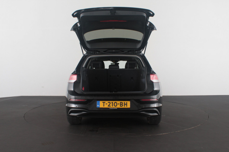 Volkswagen Golf 1.5 eTSI Life > Camera/ACC/Stoelverwarming/Sfeerverlichting....