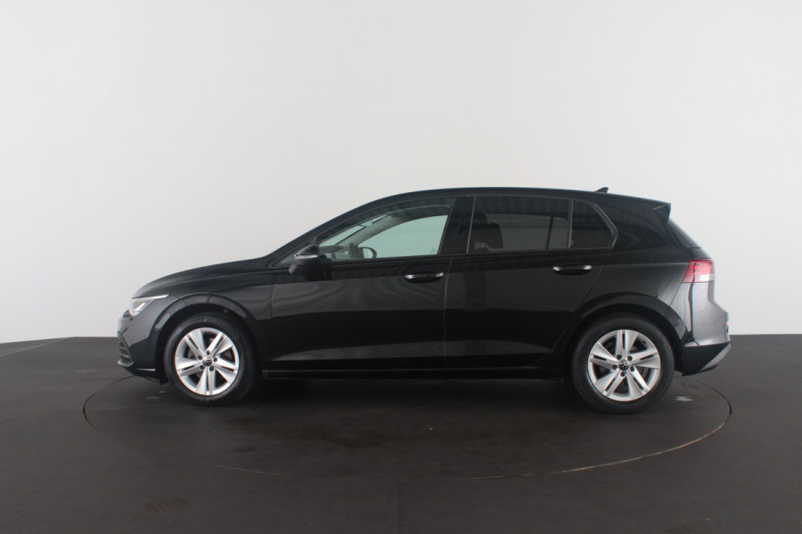 Volkswagen Golf 1.5 eTSI Life > Camera/ACC/Stoelverwarming/Sfeerverlichting....