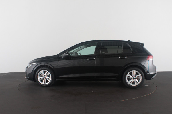 Volkswagen Golf 1.5 eTSI Life > Camera/ACC/Stoelverwarming/Sfeerverlichting....