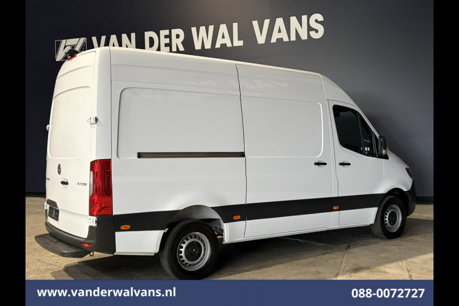 Mercedes-Benz Sprinter 317 CDI 170pk L2H2 Euro6 Airco | Camera | Apple Carplay | Cruisecontrol Android Auto, Stoelverwarming, Chauffeursstoel, Parkeersensoren, Bijrijdersbank