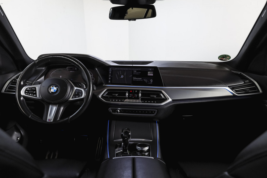 BMW X5 xDrive45e High Executive | S/K-Panodak | Dig. Cockpit | Adapt. Cruise | Stoel-+ Achterbankverw. | PDC | 360 Camera | NAV + App. Connect | ECC | Elek. Klep | Elek. Trekhaak | LM 20" |