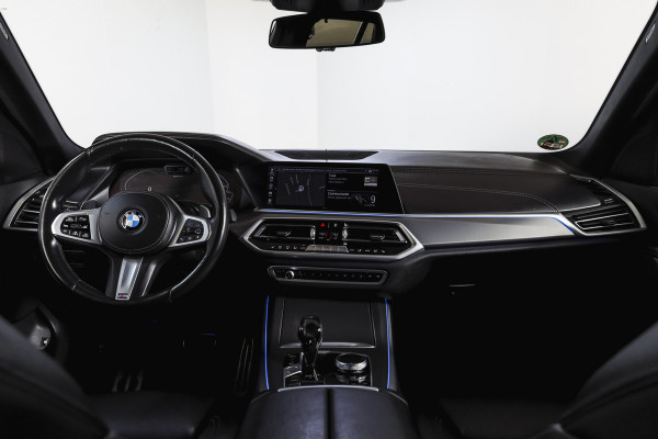 BMW X5 xDrive45e High Executive | S/K-Panodak | Dig. Cockpit | Adapt. Cruise | Stoel-+ Achterbankverw. | PDC | 360 Camera | NAV + App. Connect | ECC | Elek. Klep | Elek. Trekhaak | LM 20" |
