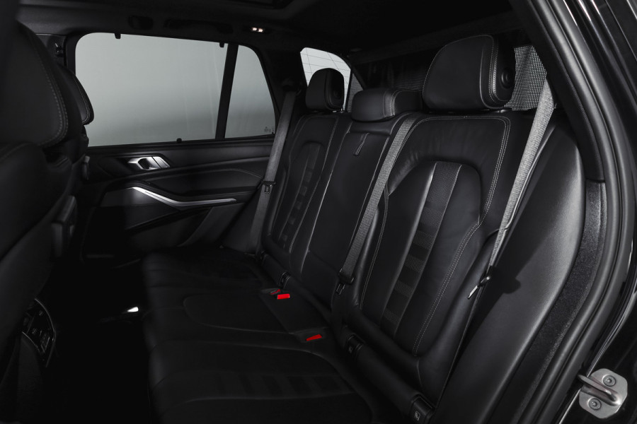 BMW X5 xDrive45e High Executive | S/K-Panodak | Dig. Cockpit | Adapt. Cruise | Stoel-+ Achterbankverw. | PDC | 360 Camera | NAV + App. Connect | ECC | Elek. Klep | Elek. Trekhaak | LM 20" |