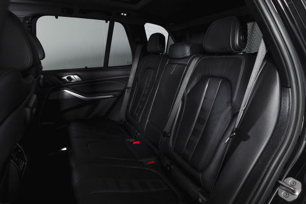 BMW X5 xDrive45e High Executive | S/K-Panodak | Dig. Cockpit | Adapt. Cruise | Stoel-+ Achterbankverw. | PDC | 360 Camera | NAV + App. Connect | ECC | Elek. Klep | Elek. Trekhaak | LM 20" |