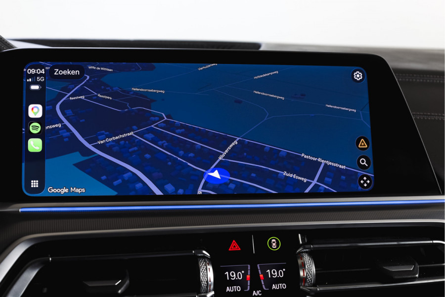 BMW X5 xDrive45e High Executive | S/K-Panodak | Dig. Cockpit | Adapt. Cruise | Stoel-+ Achterbankverw. | PDC | 360 Camera | NAV + App. Connect | ECC | Elek. Klep | Elek. Trekhaak | LM 20" |