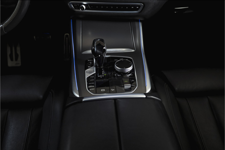 BMW X5 xDrive45e High Executive | S/K-Panodak | Dig. Cockpit | Adapt. Cruise | Stoel-+ Achterbankverw. | PDC | 360 Camera | NAV + App. Connect | ECC | Elek. Klep | Elek. Trekhaak | LM 20" |