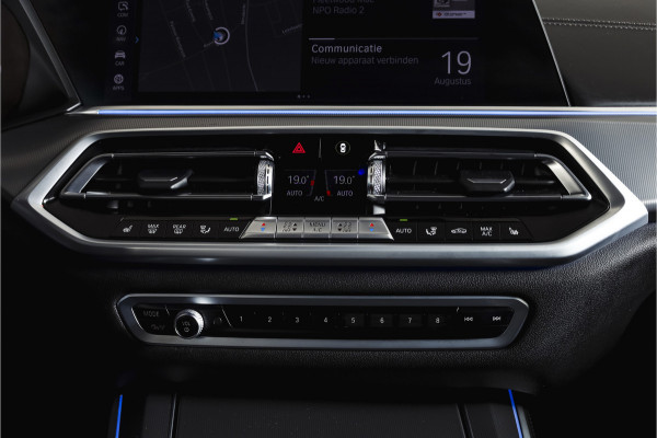 BMW X5 xDrive45e High Executive | S/K-Panodak | Dig. Cockpit | Adapt. Cruise | Stoel-+ Achterbankverw. | PDC | 360 Camera | NAV + App. Connect | ECC | Elek. Klep | Elek. Trekhaak | LM 20" |