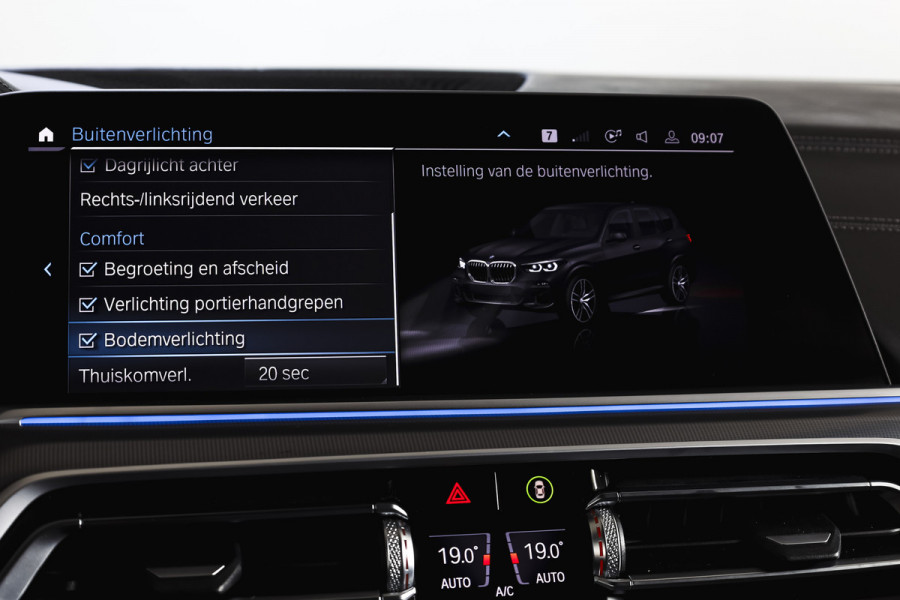 BMW X5 xDrive45e High Executive | S/K-Panodak | Dig. Cockpit | Adapt. Cruise | Stoel-+ Achterbankverw. | PDC | 360 Camera | NAV + App. Connect | ECC | Elek. Klep | Elek. Trekhaak | LM 20" |