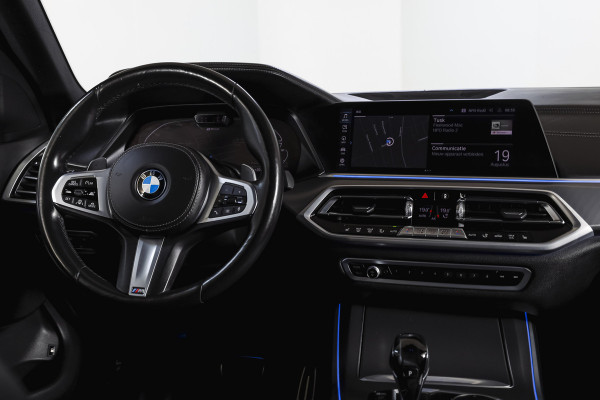 BMW X5 xDrive45e High Executive | S/K-Panodak | Dig. Cockpit | Adapt. Cruise | Stoel-+ Achterbankverw. | PDC | 360 Camera | NAV + App. Connect | ECC | Elek. Klep | Elek. Trekhaak | LM 20" |