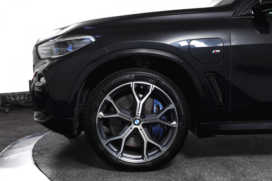BMW X5 xDrive45e High Executive | S/K-Panodak | Dig. Cockpit | Adapt. Cruise | Stoel-+ Achterbankverw. | PDC | 360 Camera | NAV + App. Connect | ECC | Elek. Klep | Elek. Trekhaak | LM 20" |