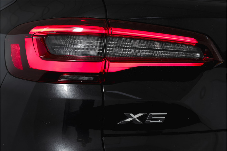 BMW X5 xDrive45e High Executive | S/K-Panodak | Dig. Cockpit | Adapt. Cruise | Stoel-+ Achterbankverw. | PDC | 360 Camera | NAV + App. Connect | ECC | Elek. Klep | Elek. Trekhaak | LM 20" |
