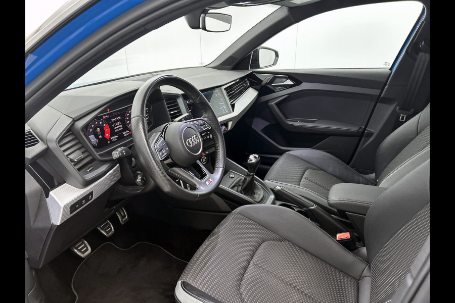 Audi A1 Sportback 30 TFSI S Line edition one | NAVI | STOELVERWARMING | CLIMAT CONTROL | PARKEER SENSOREN V+A