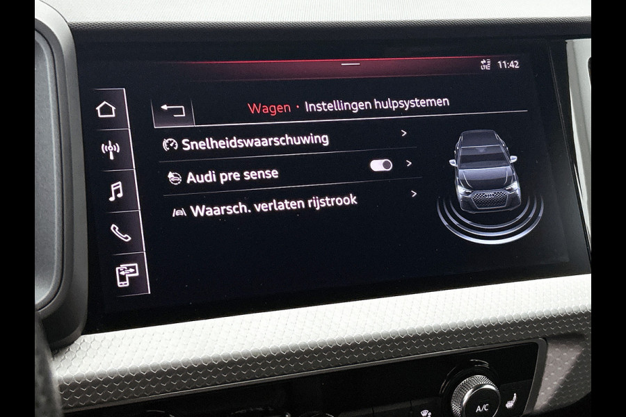 Audi A1 Sportback 30 TFSI S Line edition one | NAVI | STOELVERWARMING | CLIMAT CONTROL | PARKEER SENSOREN V+A