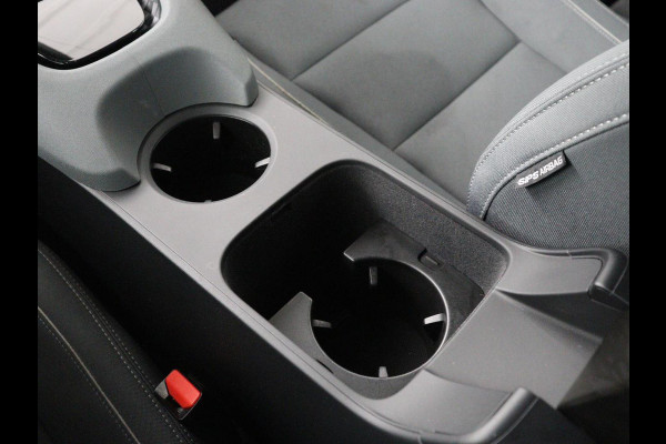 Polestar 2 Standard Range Single Motor 63kWh | SOH 89,7% | Memory | Stoelverwarming | Cruise control | Carplay | Navigatie | Bluetooth | Camera | Park assist | Interieurverlichting | Elektrische achterklep | Trekhaak