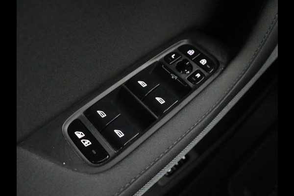 Polestar 2 Standard Range Single Motor 63kWh | SOH 89,7% | Memory | Stoelverwarming | Cruise control | Carplay | Navigatie | Bluetooth | Camera | Park assist | Interieurverlichting | Elektrische achterklep | Trekhaak