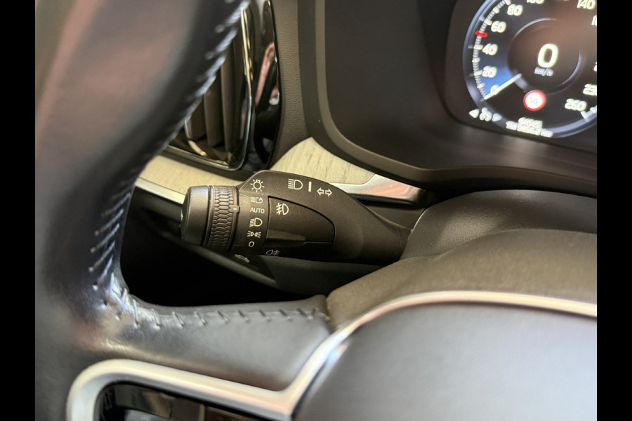Volvo V60 2.0 T5 Inscription | Panoramadak | Apple Carplay | Leder | Stoelverwarming