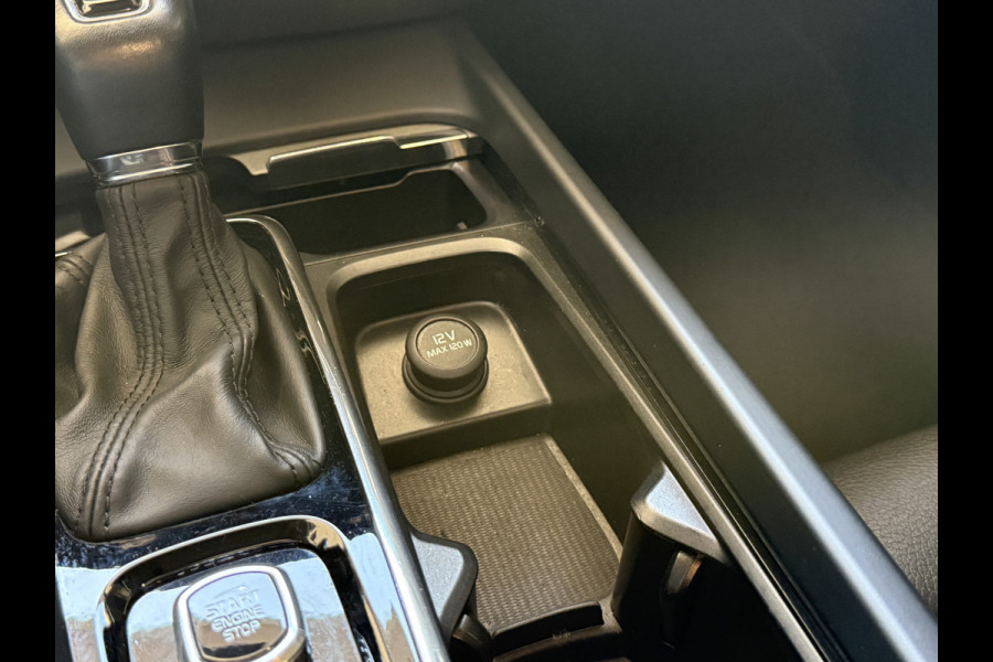 Volvo V60 2.0 T5 Inscription | Panoramadak | Apple Carplay | Leder | Stoelverwarming