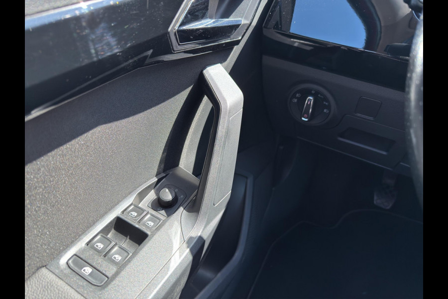 Seat Ibiza 1.0 TSI FR Panoramadak | Carplay | Parksensors |  17"Velg | Led | Sfeer | Cruise | Airco (Automatisch)
