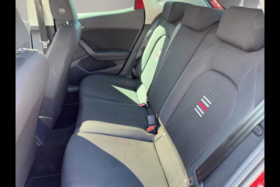 Seat Ibiza 1.0 TSI FR Panoramadak | Carplay | Parksensors |  17"Velg | Led | Sfeer | Cruise | Airco (Automatisch)