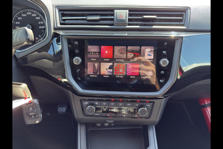 Seat Ibiza 1.0 TSI FR Panoramadak | Carplay | Parksensors |  17"Velg | Led | Sfeer | Cruise | Airco (Automatisch)