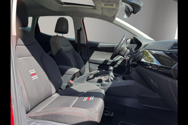 Seat Ibiza 1.0 TSI FR Panoramadak | Carplay | Parksensors |  17"Velg | Led | Sfeer | Cruise | Airco (Automatisch)