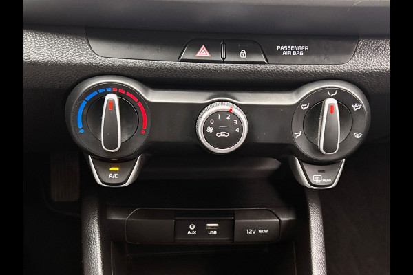 Kia Stonic 1.0 T-GDi DynamicLine | Origineel NL | Trekhaak | Airco | Carplay | PDC | Cruise/Control | Camera |