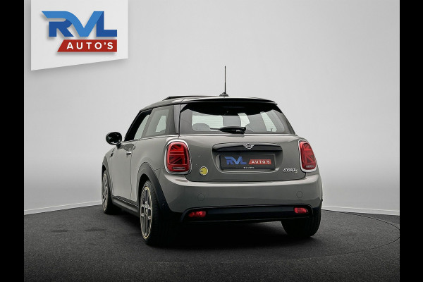 MINI Electric MINI Electric Collection 33 kWh | SOH 96% | Dealer Onderhouden | Panoramadak | Camera | Carplay | Stoelverwarming |