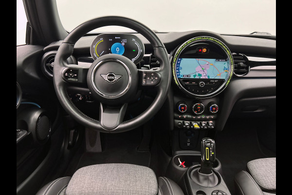 MINI Electric MINI Electric Collection 33 kWh | SOH 96% | Dealer Onderhouden | Panoramadak | Camera | Carplay | Stoelverwarming |