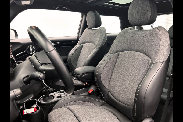 MINI Electric MINI Electric Collection 33 kWh | SOH 96% | Dealer Onderhouden | Panoramadak | Camera | Carplay | Stoelverwarming |