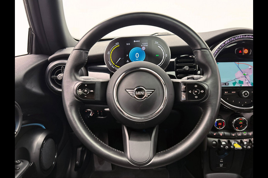 MINI Electric MINI Electric Collection 33 kWh | SOH 96% | Dealer Onderhouden | Panoramadak | Camera | Carplay | Stoelverwarming |