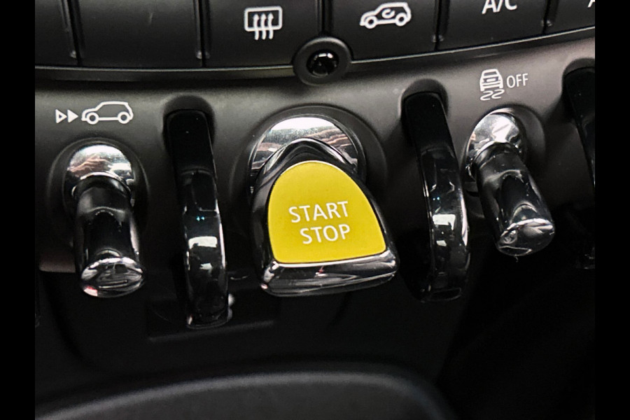 MINI Electric MINI Electric Collection 33 kWh | SOH 96% | Dealer Onderhouden | Panoramadak | Camera | Carplay | Stoelverwarming |