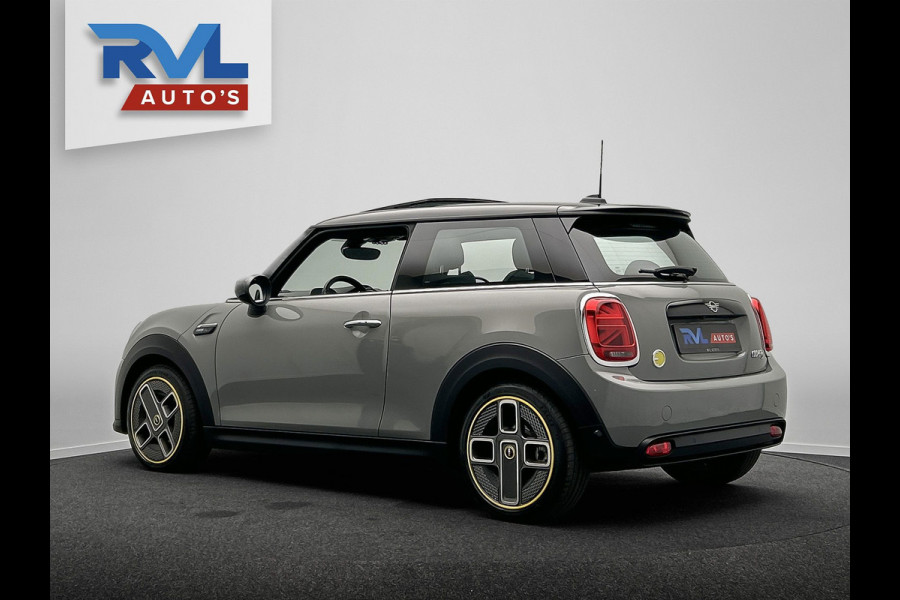 MINI Electric MINI Electric Collection 33 kWh | SOH 96% | Dealer Onderhouden | Panoramadak | Camera | Carplay | Stoelverwarming |
