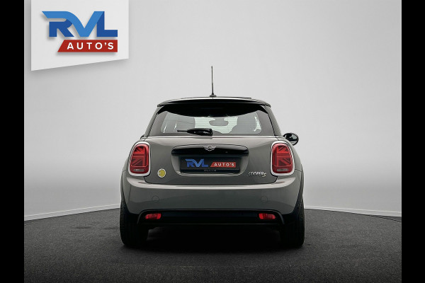 MINI Electric MINI Electric Collection 33 kWh | SOH 96% | Dealer Onderhouden | Panoramadak | Camera | Carplay | Stoelverwarming |
