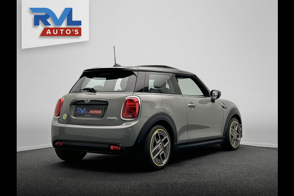 MINI Electric MINI Electric Collection 33 kWh | SOH 96% | Dealer Onderhouden | Panoramadak | Camera | Carplay | Stoelverwarming |