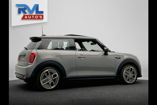 MINI Electric MINI Electric Collection 33 kWh | SOH 96% | Dealer Onderhouden | Panoramadak | Camera | Carplay | Stoelverwarming |