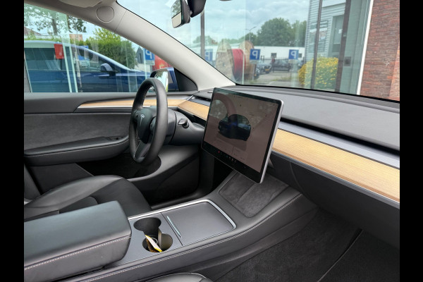 Tesla Model Y Long Range AWD 75 kWh - Panodak - Climate - Camera - Org.NL