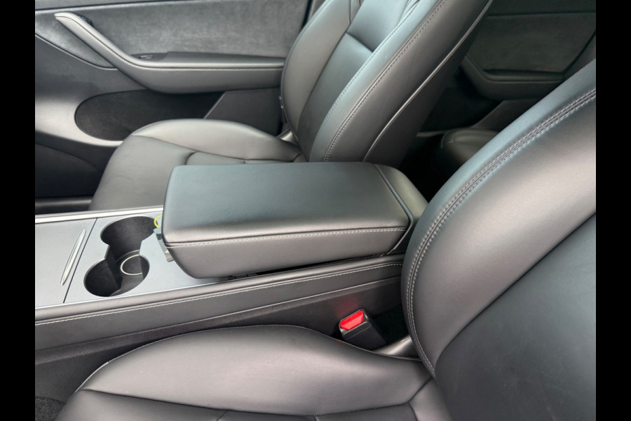 Tesla Model Y Long Range AWD 75 kWh - Panodak - Climate - Camera - Org.NL