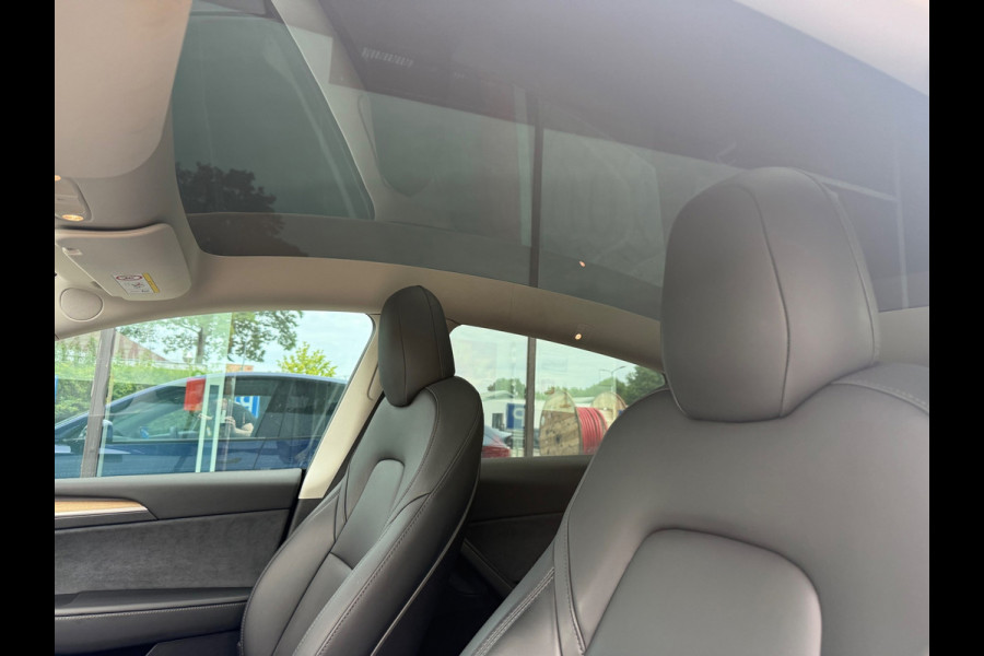 Tesla Model Y Long Range AWD 75 kWh - Panodak - Climate - Camera - Org.NL