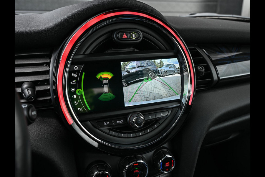 MINI Electric Yours 33 kWh | NL-Auto | Dealeronderhouden | SOH 95.1% | Panoramadak | Harman/Kardon | HUD | Camera | Stoelverwarming | Keyless Entry |