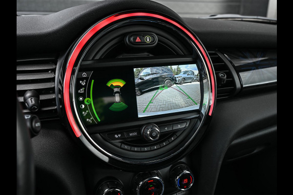 MINI Electric Yours 33 kWh | NL-Auto | Dealeronderhouden | SOH 95.1% | Panoramadak | Harman/Kardon | HUD | Camera | Stoelverwarming | Keyless Entry |
