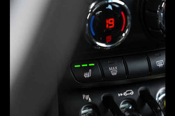 MINI Electric Yours 33 kWh | NL-Auto | Dealeronderhouden | SOH 95.1% | Panoramadak | Harman/Kardon | HUD | Camera | Stoelverwarming | Keyless Entry |