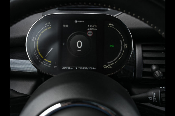 MINI Electric Yours 33 kWh | NL-Auto | Dealeronderhouden | SOH 95.1% | Panoramadak | Harman/Kardon | HUD | Camera | Stoelverwarming | Keyless Entry |