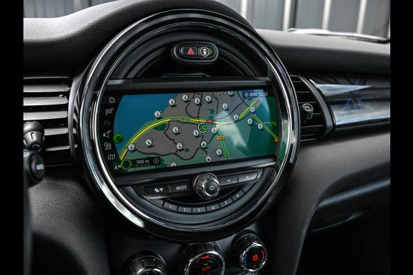 MINI Electric Yours 33 kWh | NL-Auto | Dealeronderhouden | SOH 95.1% | Panoramadak | Harman/Kardon | HUD | Camera | Stoelverwarming | Keyless Entry |