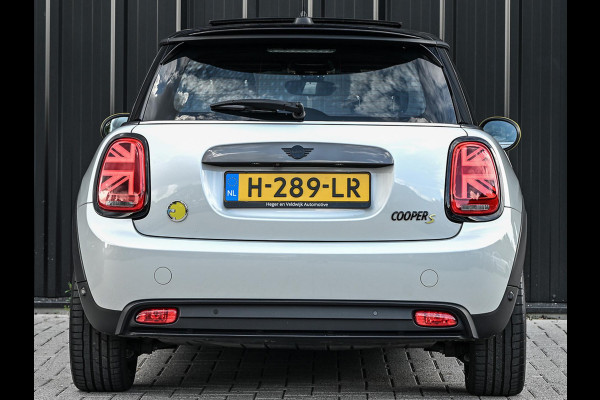 MINI Electric Yours 33 kWh | NL-Auto | Dealeronderhouden | SOH 95.1% | Panoramadak | Harman/Kardon | HUD | Camera | Stoelverwarming | Keyless Entry |