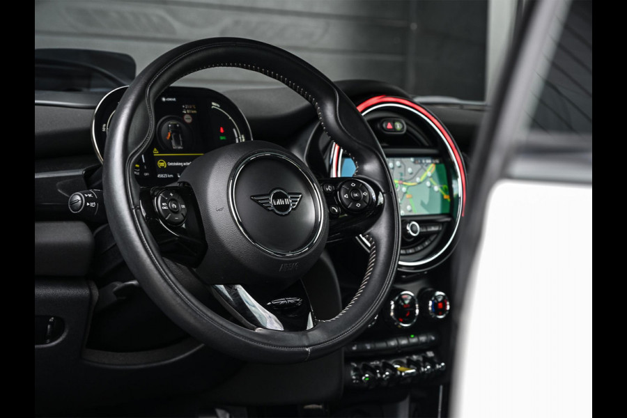 MINI Electric Yours 33 kWh | NL-Auto | Dealeronderhouden | SOH 95.1% | Panoramadak | Harman/Kardon | HUD | Camera | Stoelverwarming | Keyless Entry |