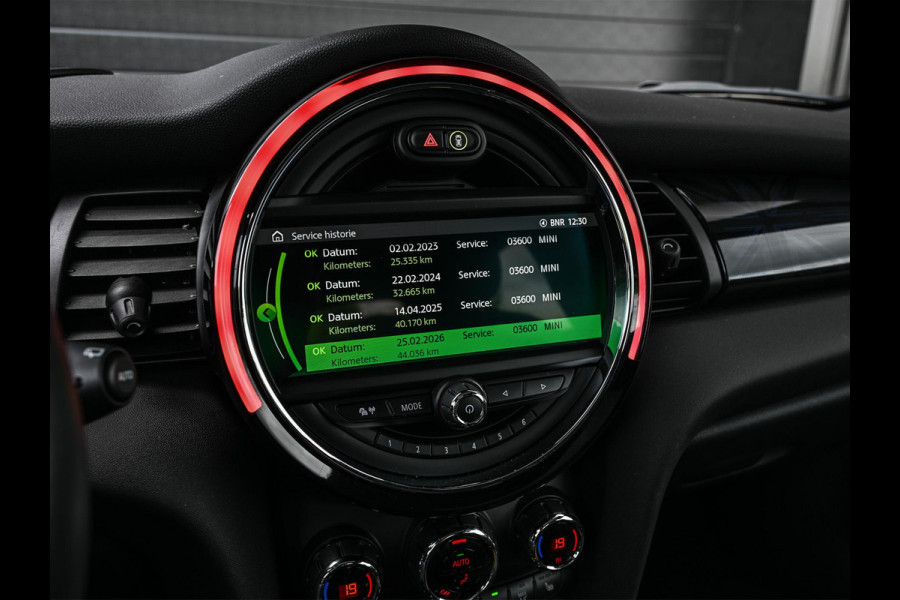 MINI Electric Yours 33 kWh | NL-Auto | Dealeronderhouden | SOH 95.1% | Panoramadak | Harman/Kardon | HUD | Camera | Stoelverwarming | Keyless Entry |