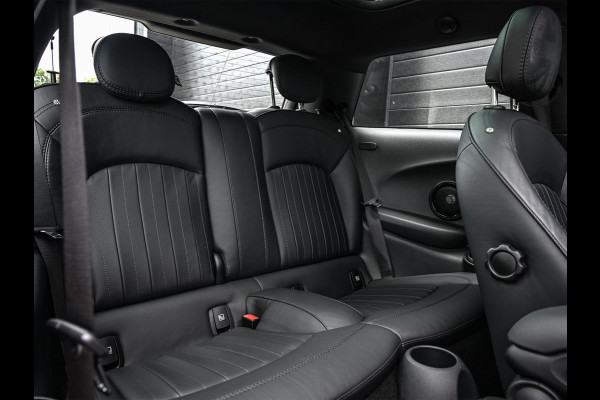 MINI Electric Yours 33 kWh | NL-Auto | Dealeronderhouden | SOH 95.1% | Panoramadak | Harman/Kardon | HUD | Camera | Stoelverwarming | Keyless Entry |